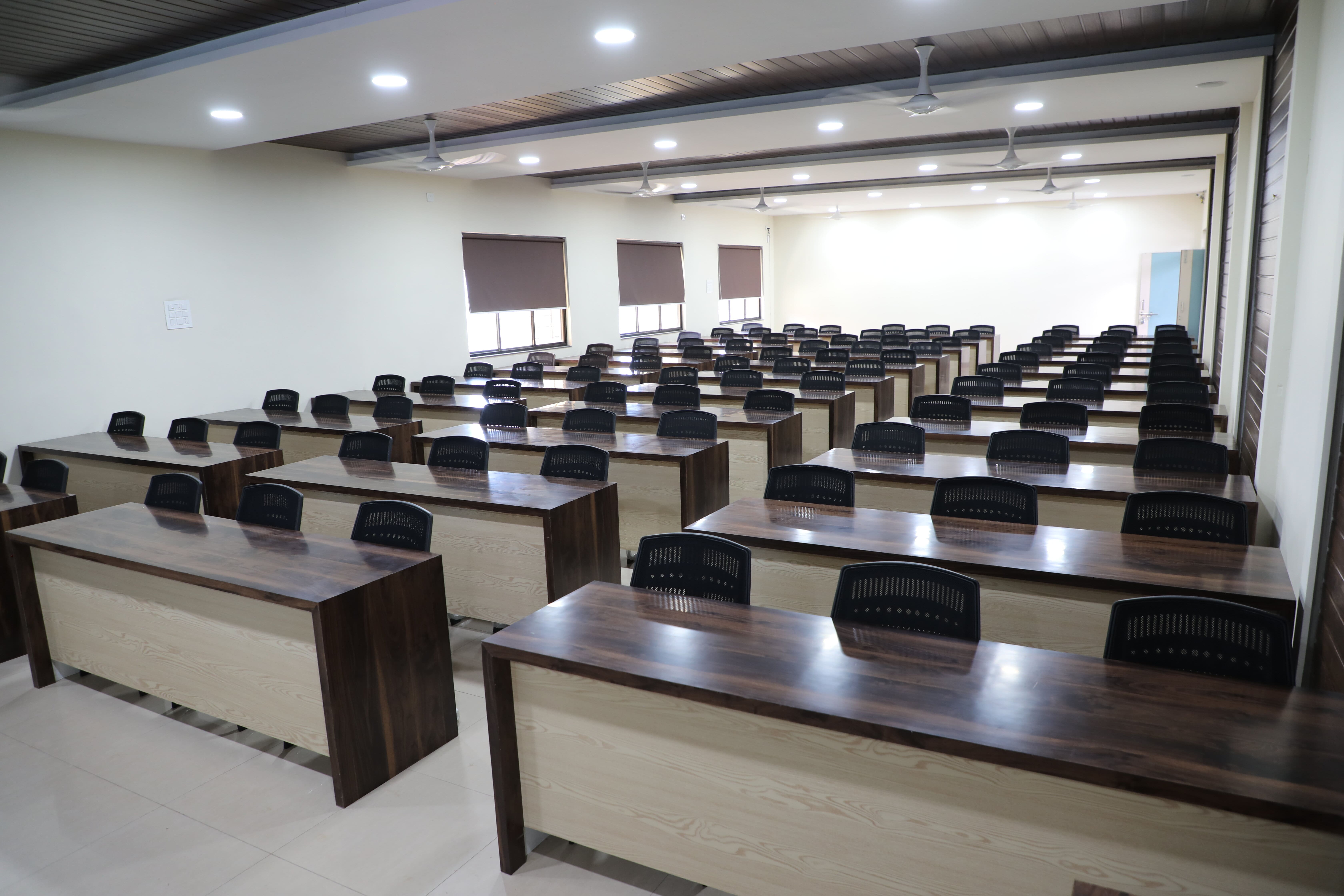 seminar-hall-amgoi-kolhapur